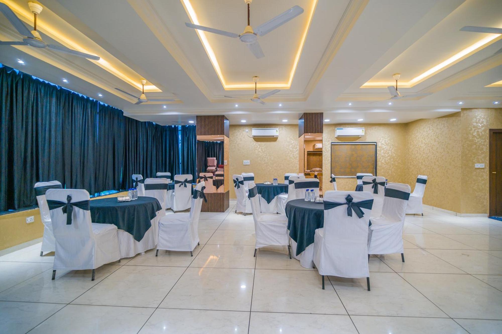 Hotel Kanha Shree By Cosmos Green อินดอร์ ภายนอก รูปภาพ